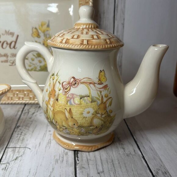 Cracker Barrel Bunny Basket Bunny Tea Set Susan Winget in Original Box - Picture 6 of 13